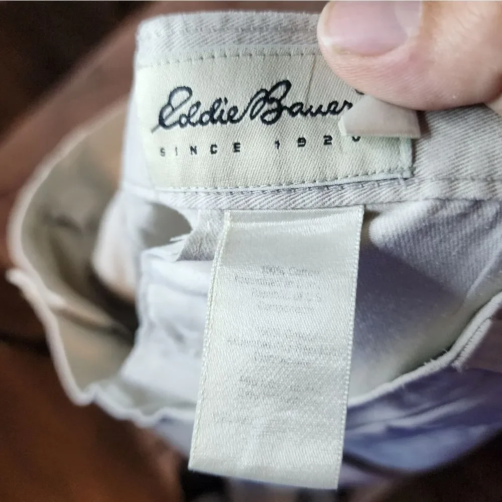 Men's Eddie Bauer khaki pants, size 32 X 32